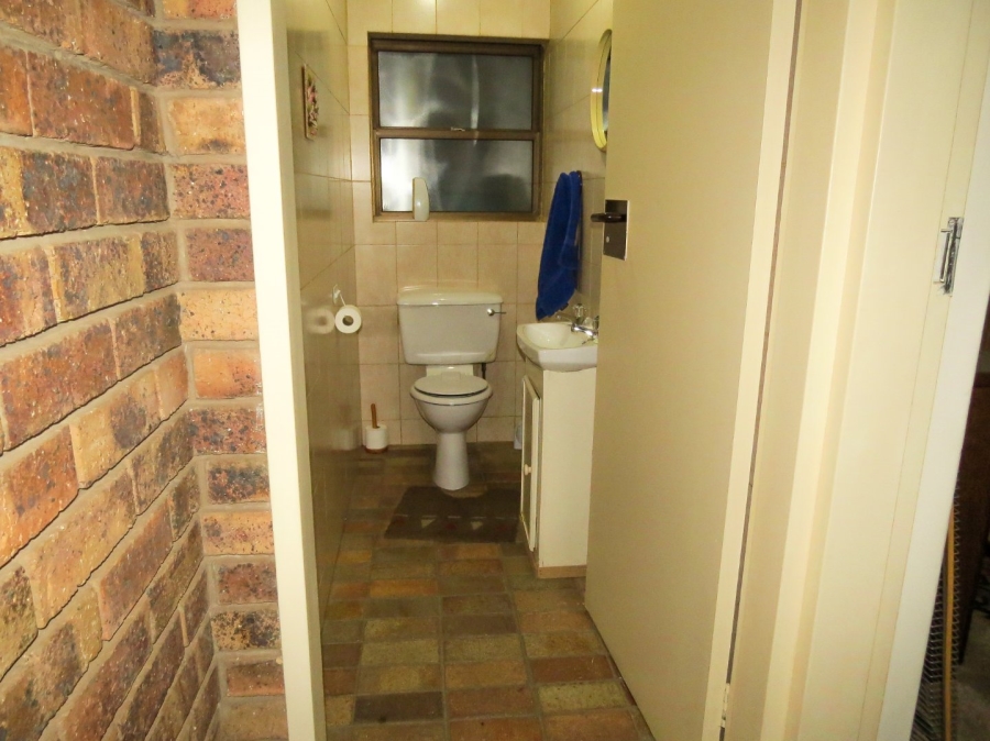 4 Bedroom Property for Sale in Heuwelsig Free State